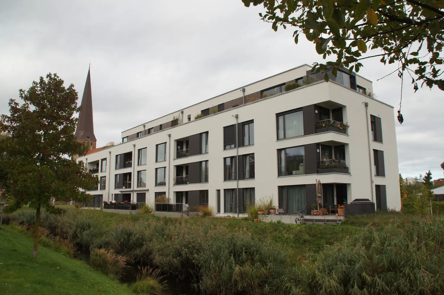 4 Zimmer Wohnung mit 130 m² in Rostock – Bild 2