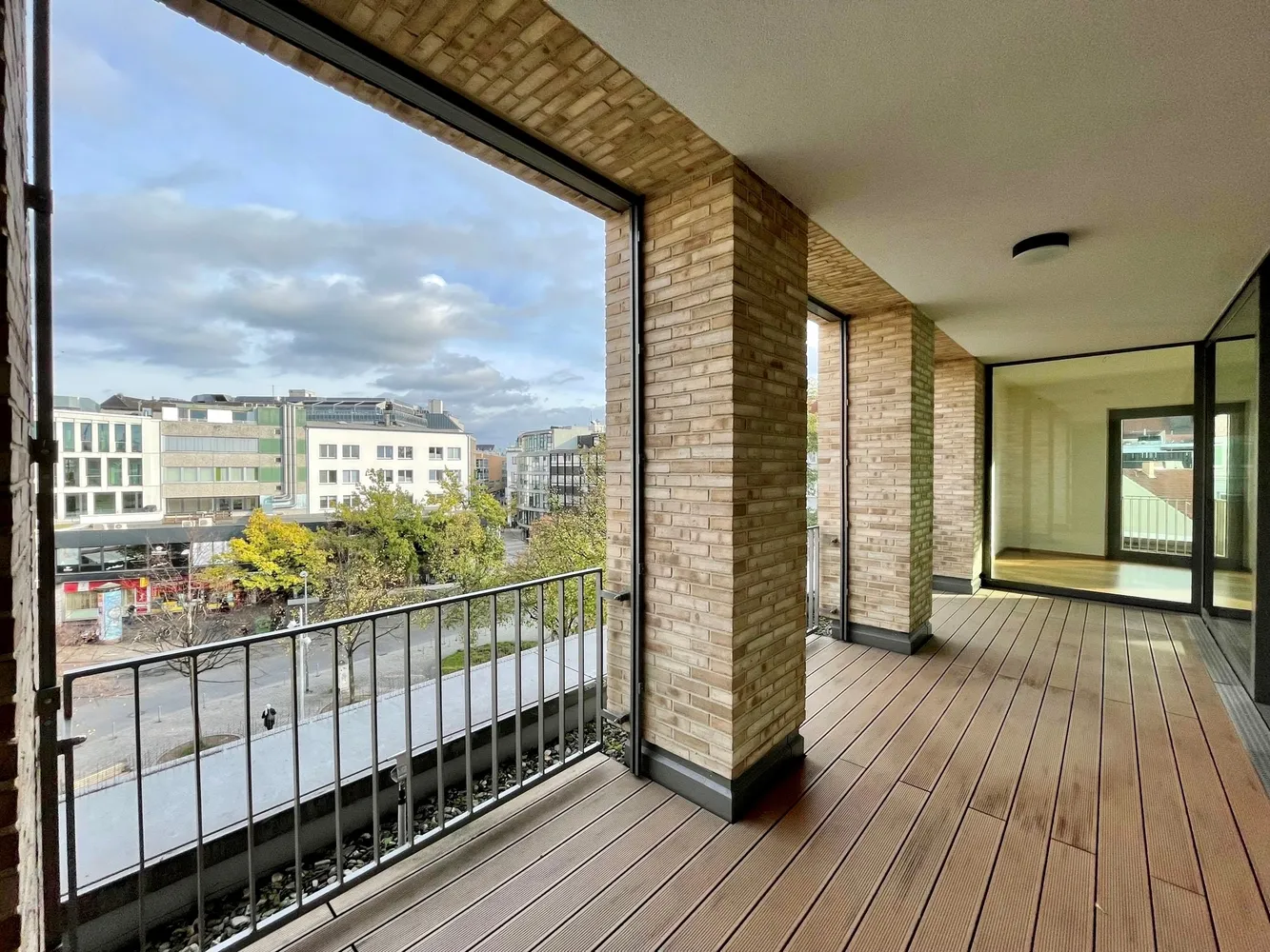 2 Zimmer Wohnung mit 127 m² in Hannover – Bild 1