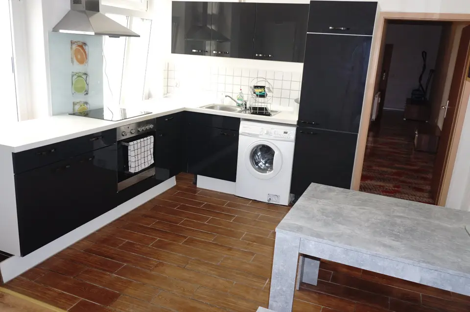 5 Zimmer Wohnung mit 100 m² in Halle (Saale) – Bild 3