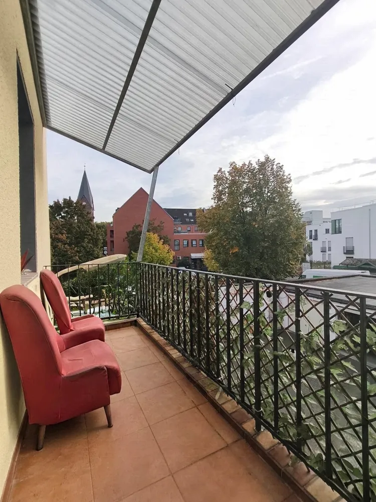 4 Zimmer Wohnung mit 100 m² in Frechen – Bild 2