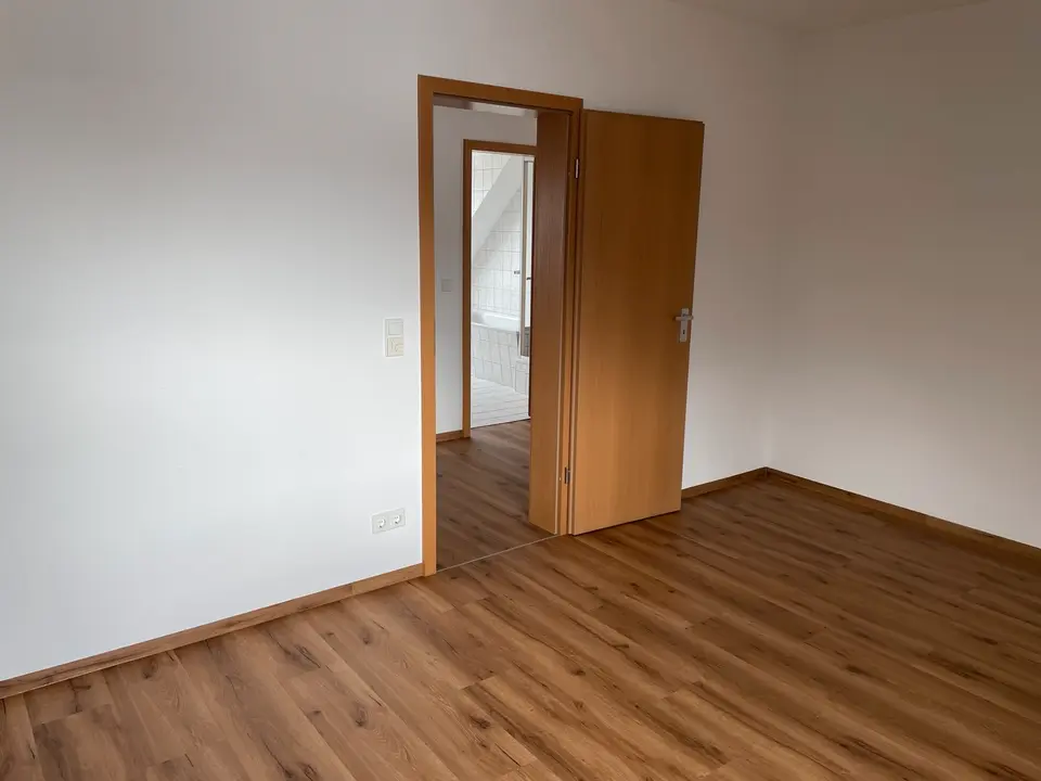 3 Zimmer Wohnung mit 75 m² in Suhl – Bild 8