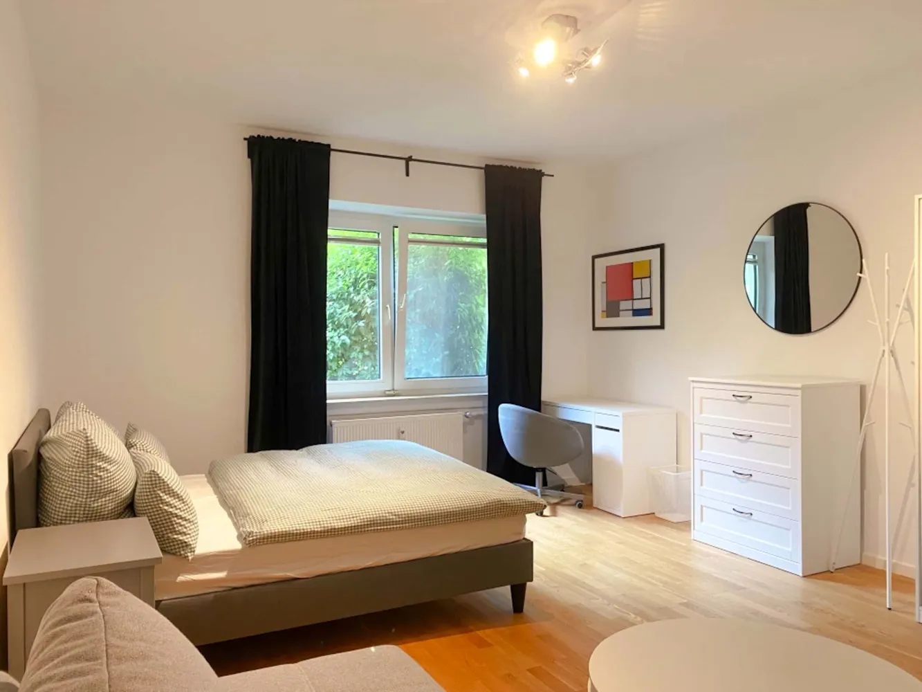 Shared room with 30 m² in Frankfurt am Main – Photo 1