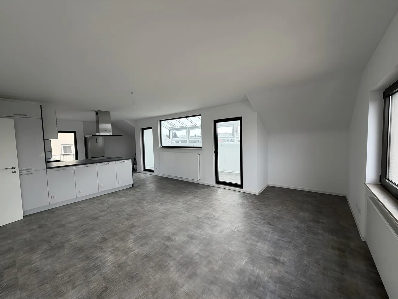 2 Zimmer Wohnung mit 102 m² in Sankt Augustin – Bild 4
