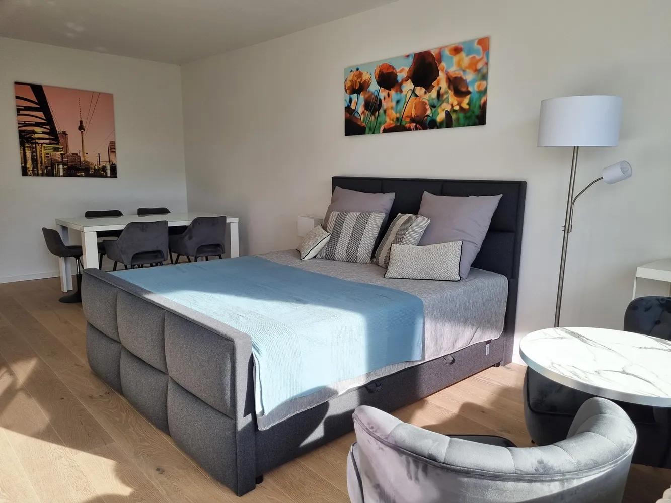 1 Zimmer Wohnung mit 65 m² in Berlin – Bild 2