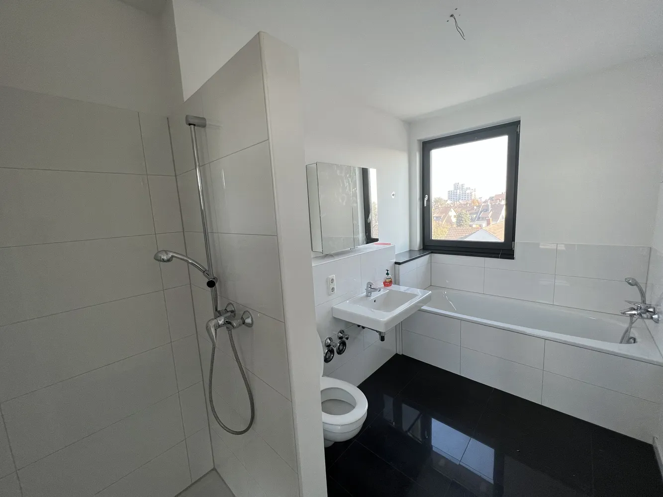 2 Zimmer Wohnung mit 127 m² in Köln – Bild 12