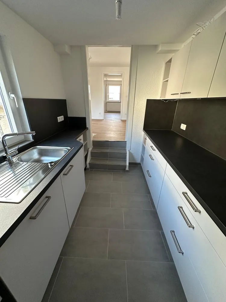 5 Zimmer Wohnung mit 82 m² in Wiesbaden – Bild 3