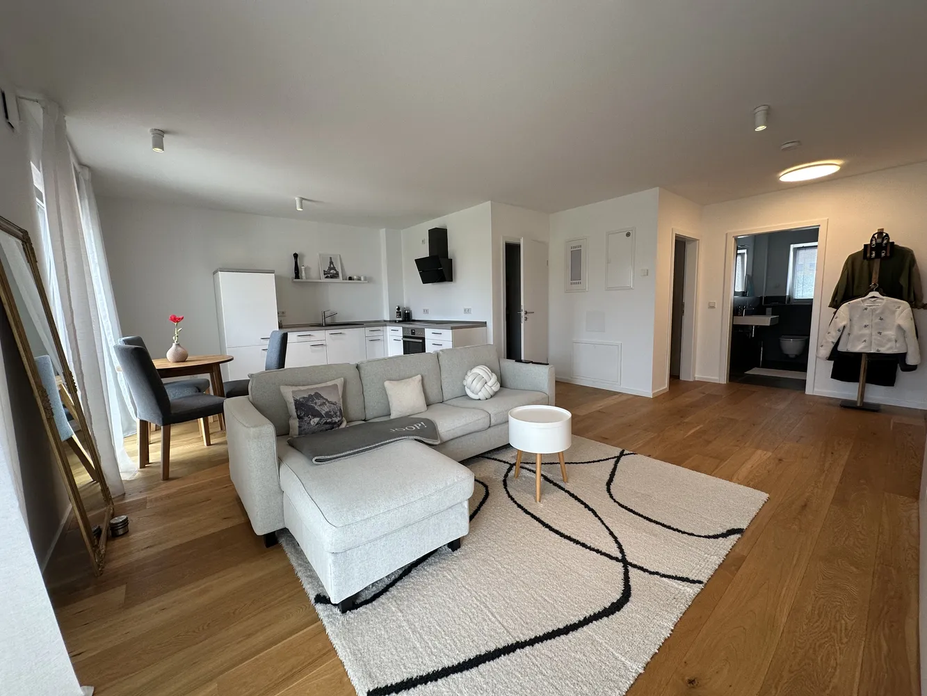 2 Zimmer Wohnung mit 60 m² in Wiesbaden – Bild 2