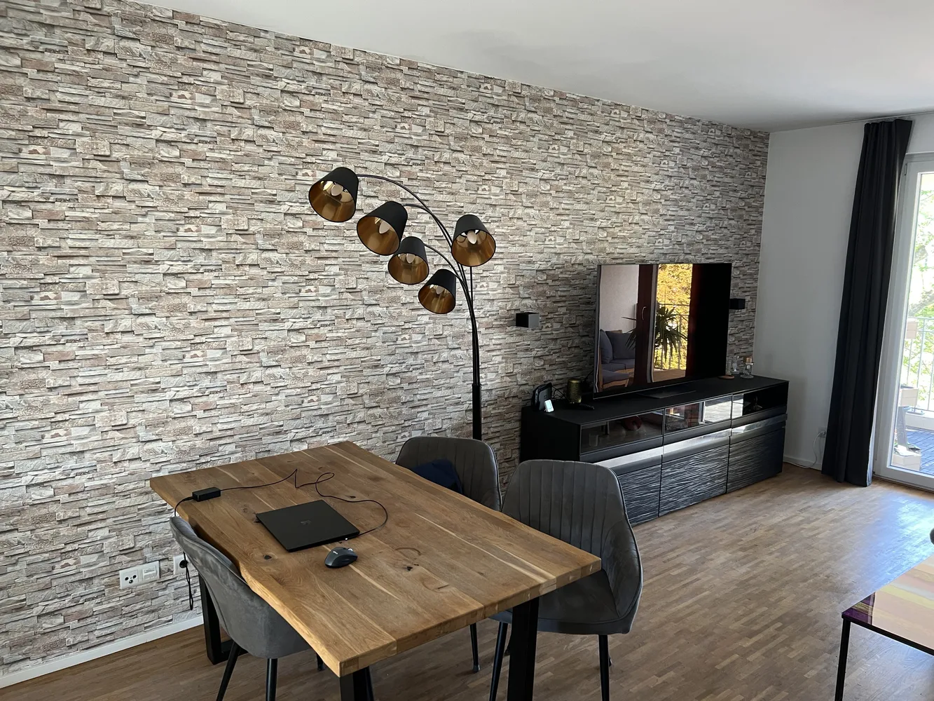 4 Zimmer Wohnung mit 100 m² in Dresden – Bild 1