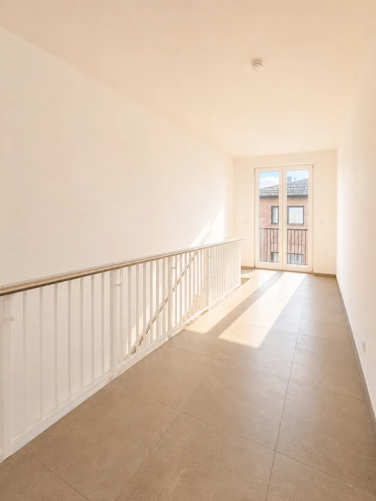 5 Zimmer Wohnung mit 206 m² in Düsseldorf – Bild 2