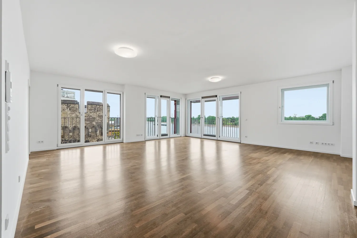 2 Zimmer Wohnung mit 110 m² in Köln – Bild 1