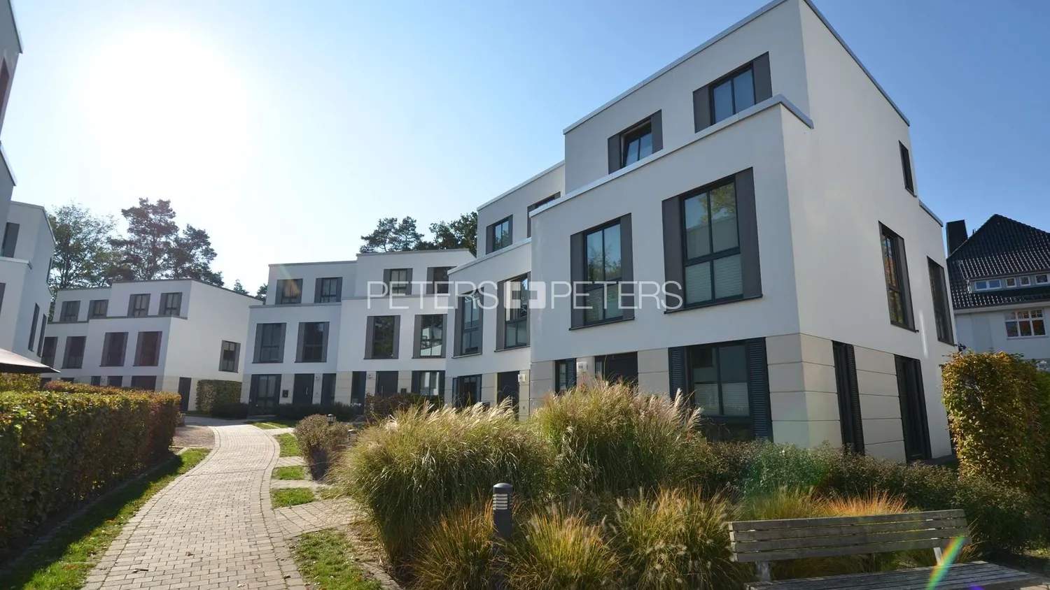 4 Zimmer Wohnung mit 165 m² in Hamburg – Bild 1