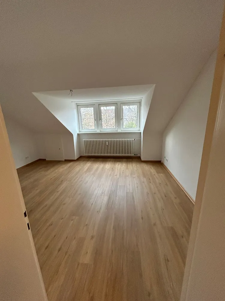 4 room apartment with 96 m² in Düsseldorf – Photo 2