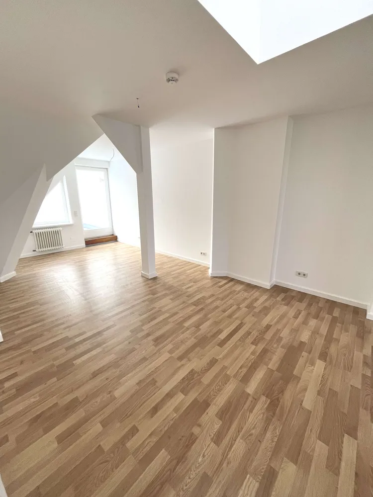 3 Zimmer Wohnung mit 127 m² in Berlin – Bild 2