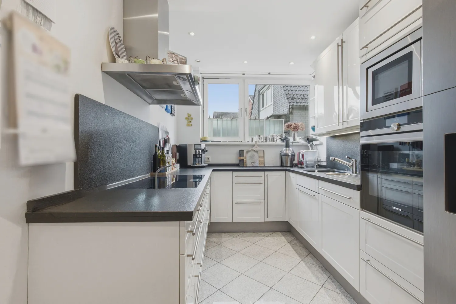 5 Zimmer Wohnung mit 231 m² in Köln – Bild 3
