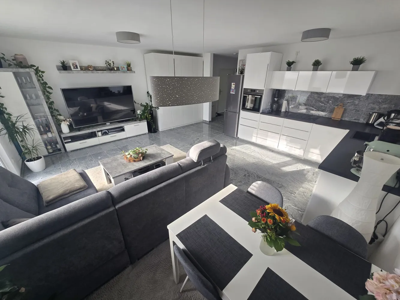 3 Zimmer Wohnung mit 76 m² in Ludwigshafen am Rhein – Bild 1