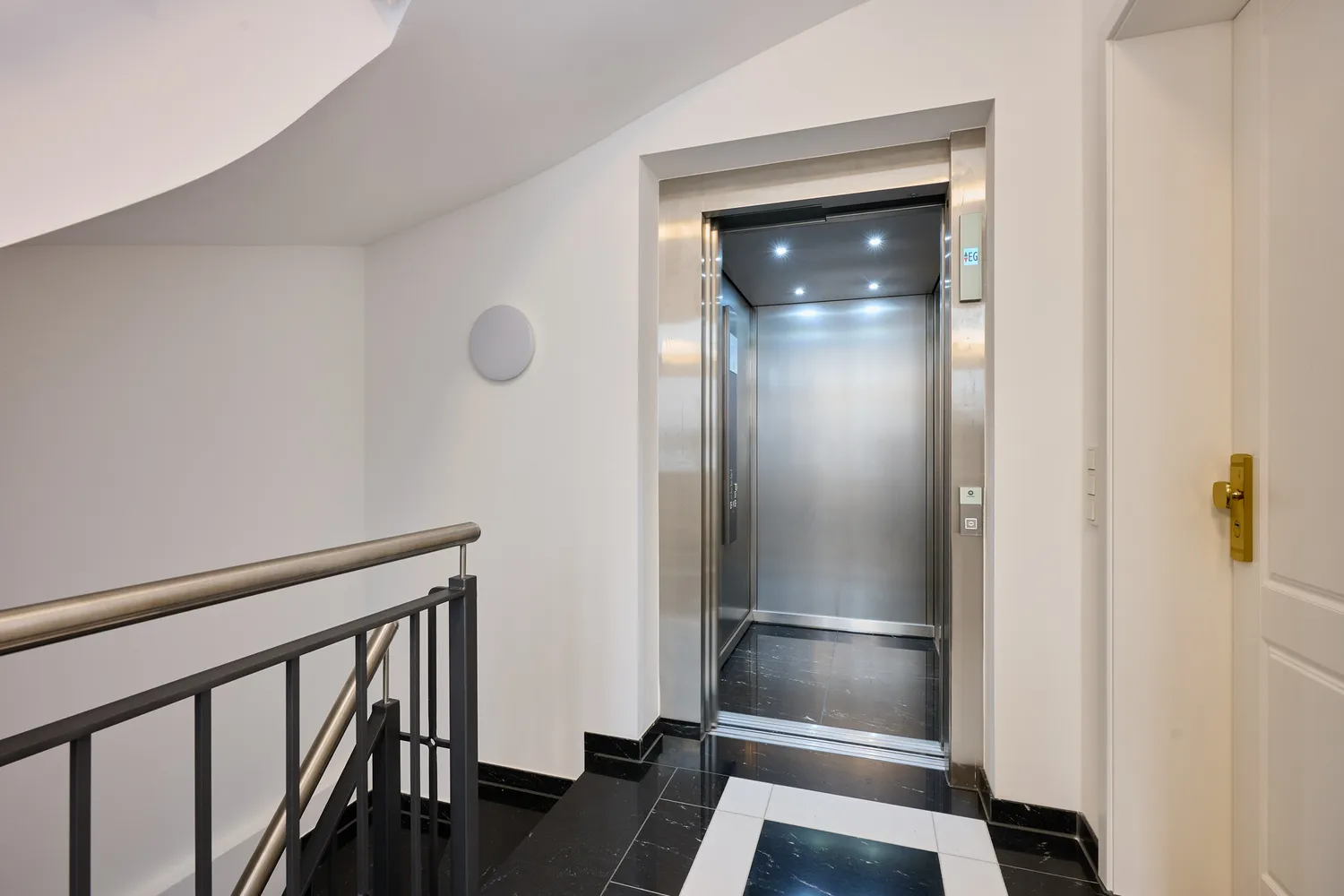 4 Zimmer Wohnung mit 153 m² in Frankfurt am Main – Bild 4