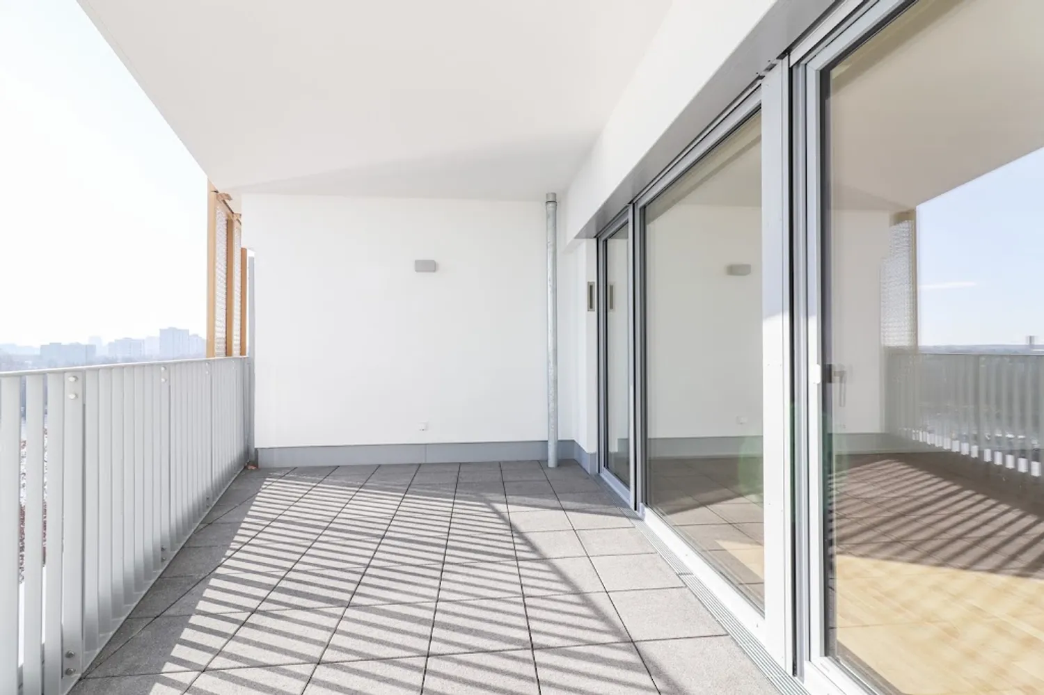 4 Zimmer Wohnung mit 139 m² in Frankfurt am Main – Bild 2