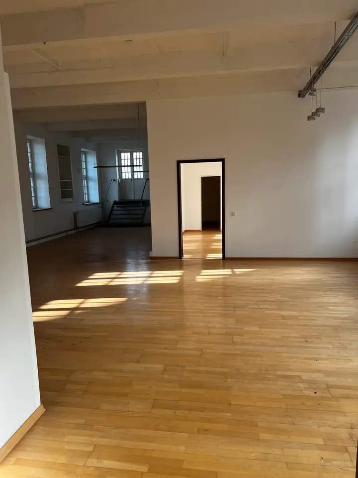 3 Zimmer Wohnung mit 167 m² in Krefeld – Bild 1