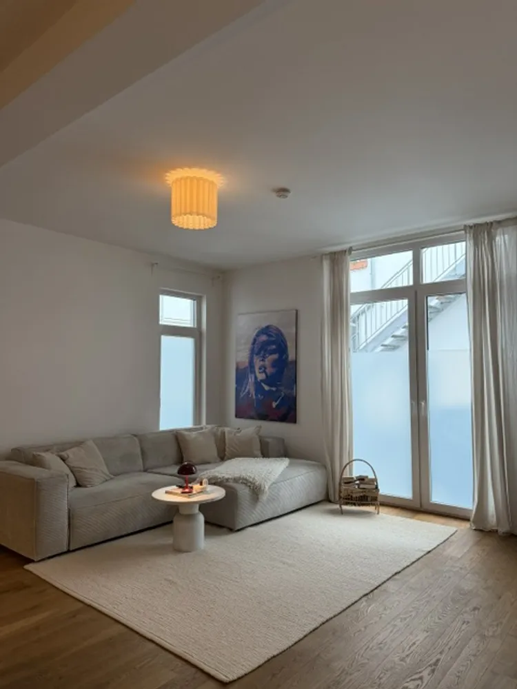 2 Zimmer Wohnung mit 92 m² in Düsseldorf – Bild 1