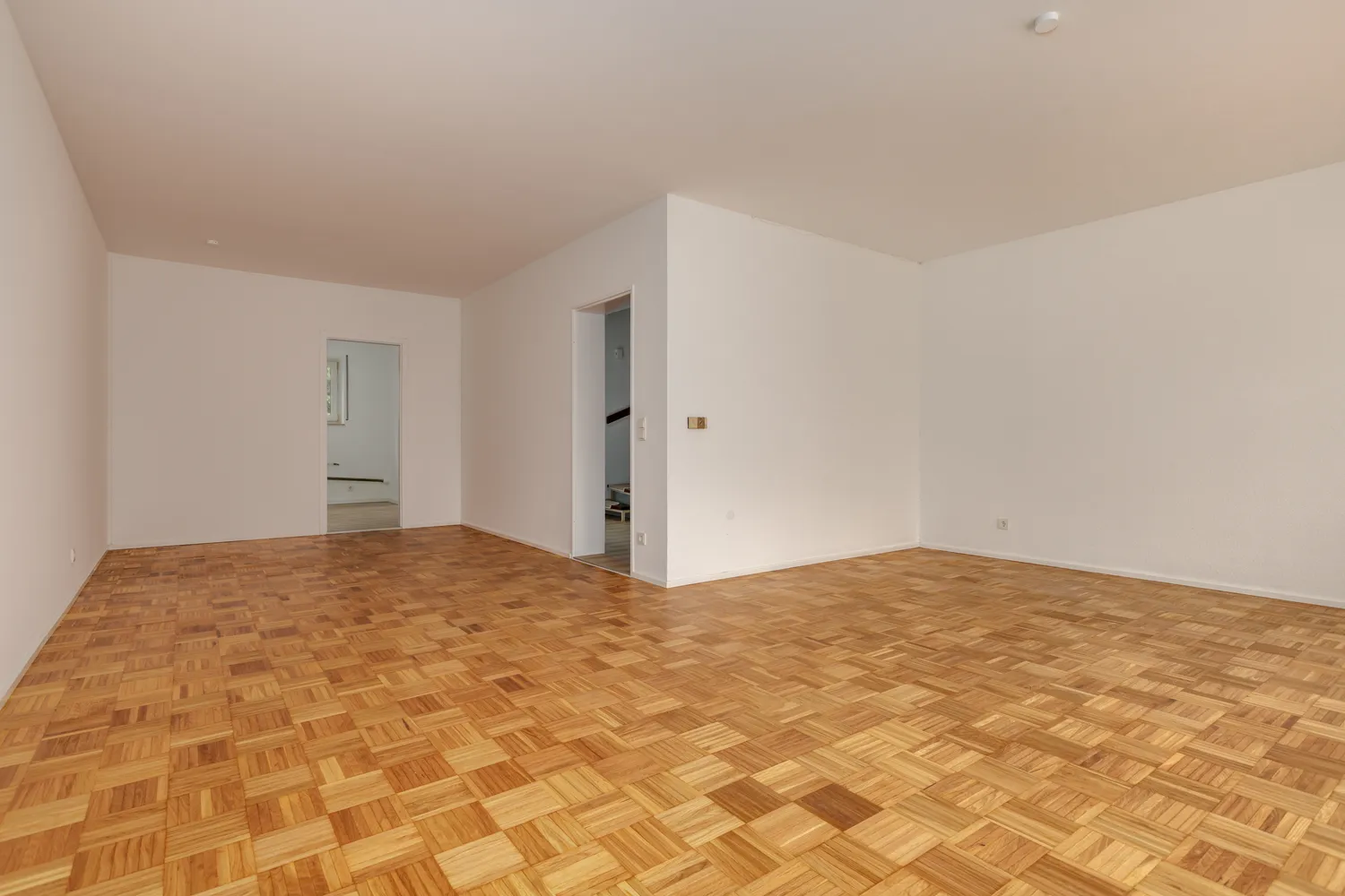 6 Zimmer Haus mit 143 m² in Frankfurt am Main – Bild 3