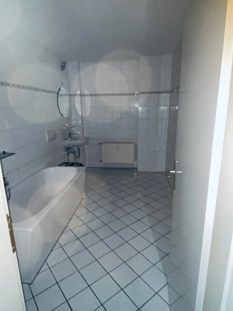 2 Zimmer Wohnung mit 85 m² in Halle (Saale) – Bild 8