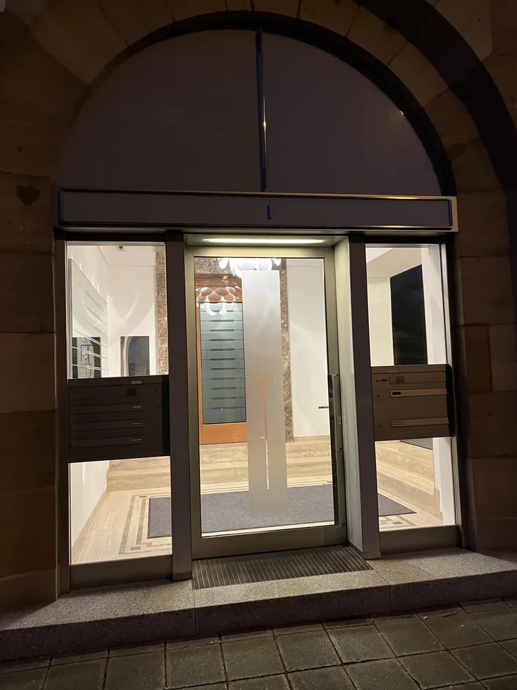 2 Zimmer Wohnung mit 220 m² in Nürnberg – Bild 3
