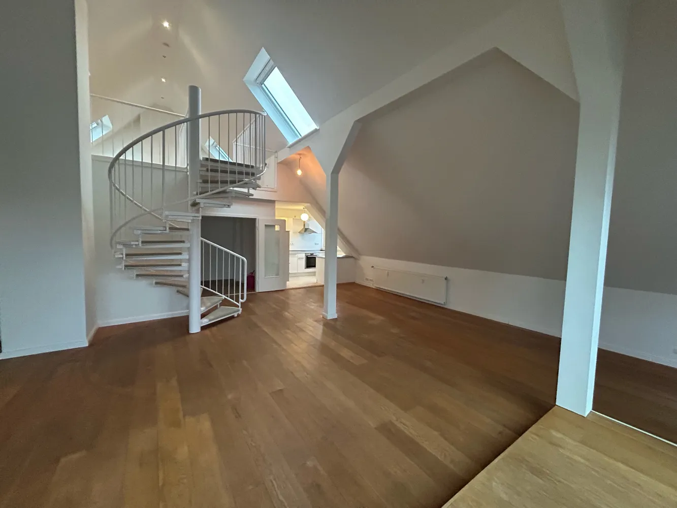 3 Zimmer Wohnung mit 165 m² in Hamburg – Bild 2