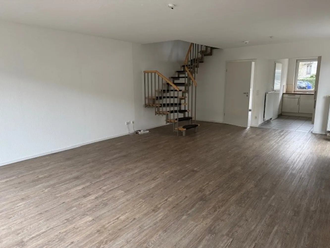 3 Zimmer Wohnung mit 104 m² in Hamburg – Bild 2