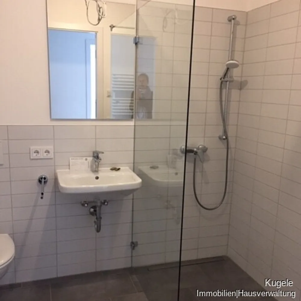 4 Zimmer Wohnung mit 166 m² in München – Bild 2