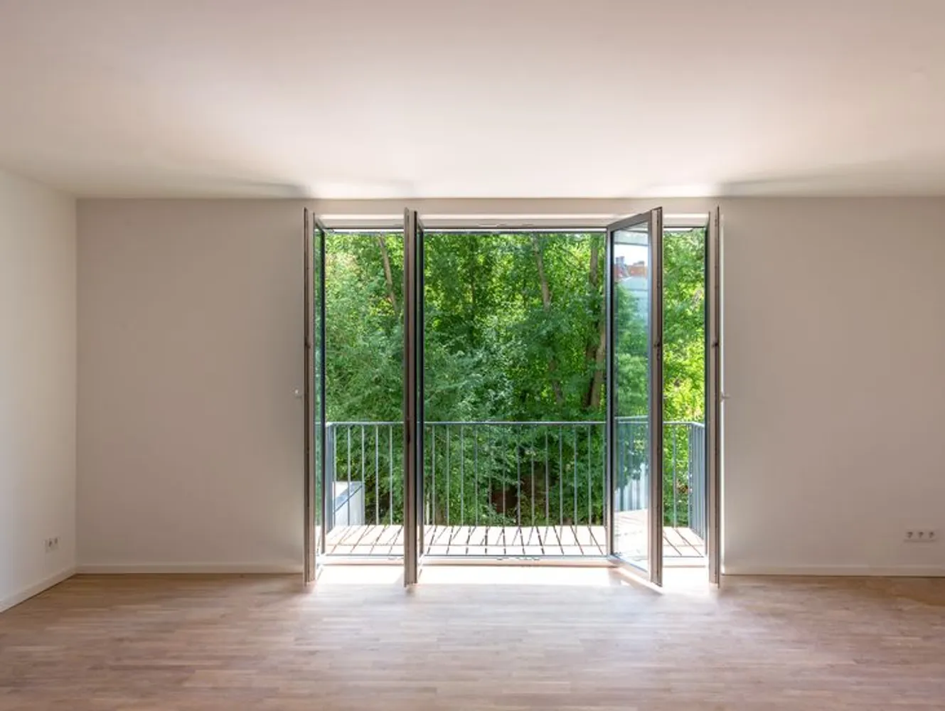 2 room apartment with 65 m² in Berlin – Photo 1