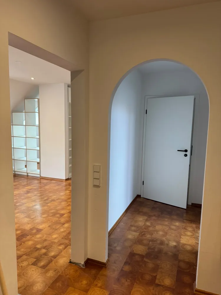 3 Zimmer Wohnung mit 90 m² in München – Bild 2