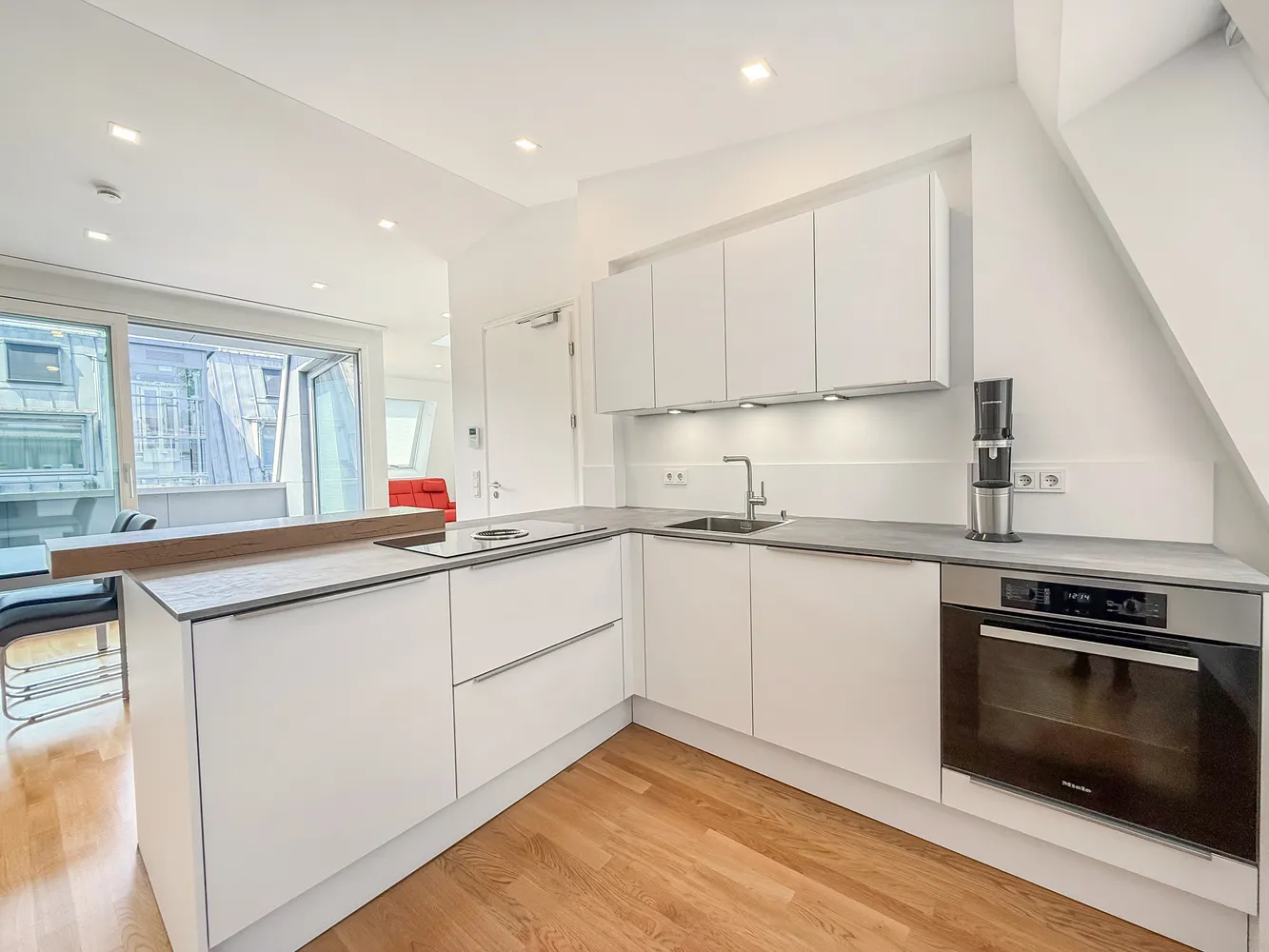 2 Zimmer Wohnung mit 65 m² in München – Bild 6