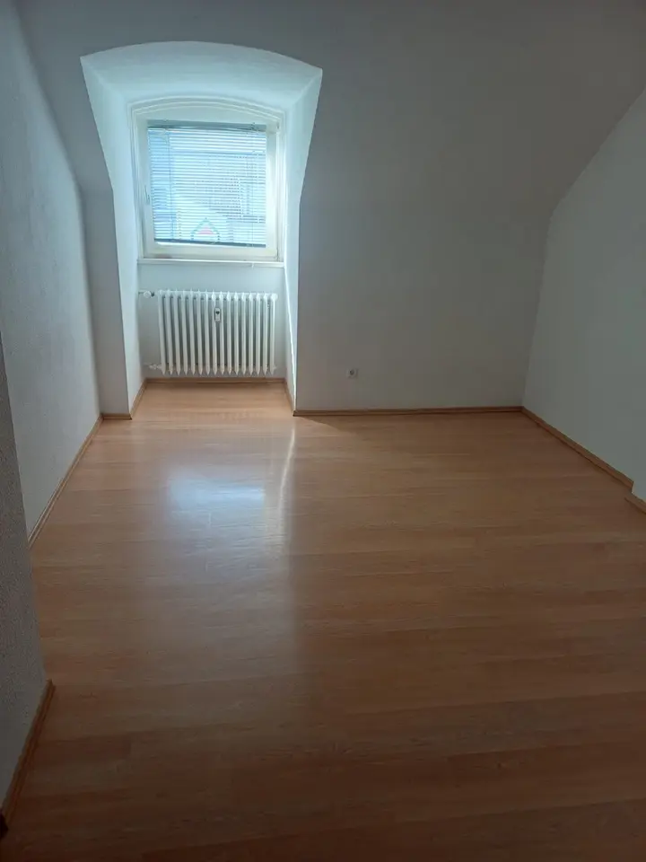 2 Zimmer Wohnung mit 85 m² in Kassel – Bild 2