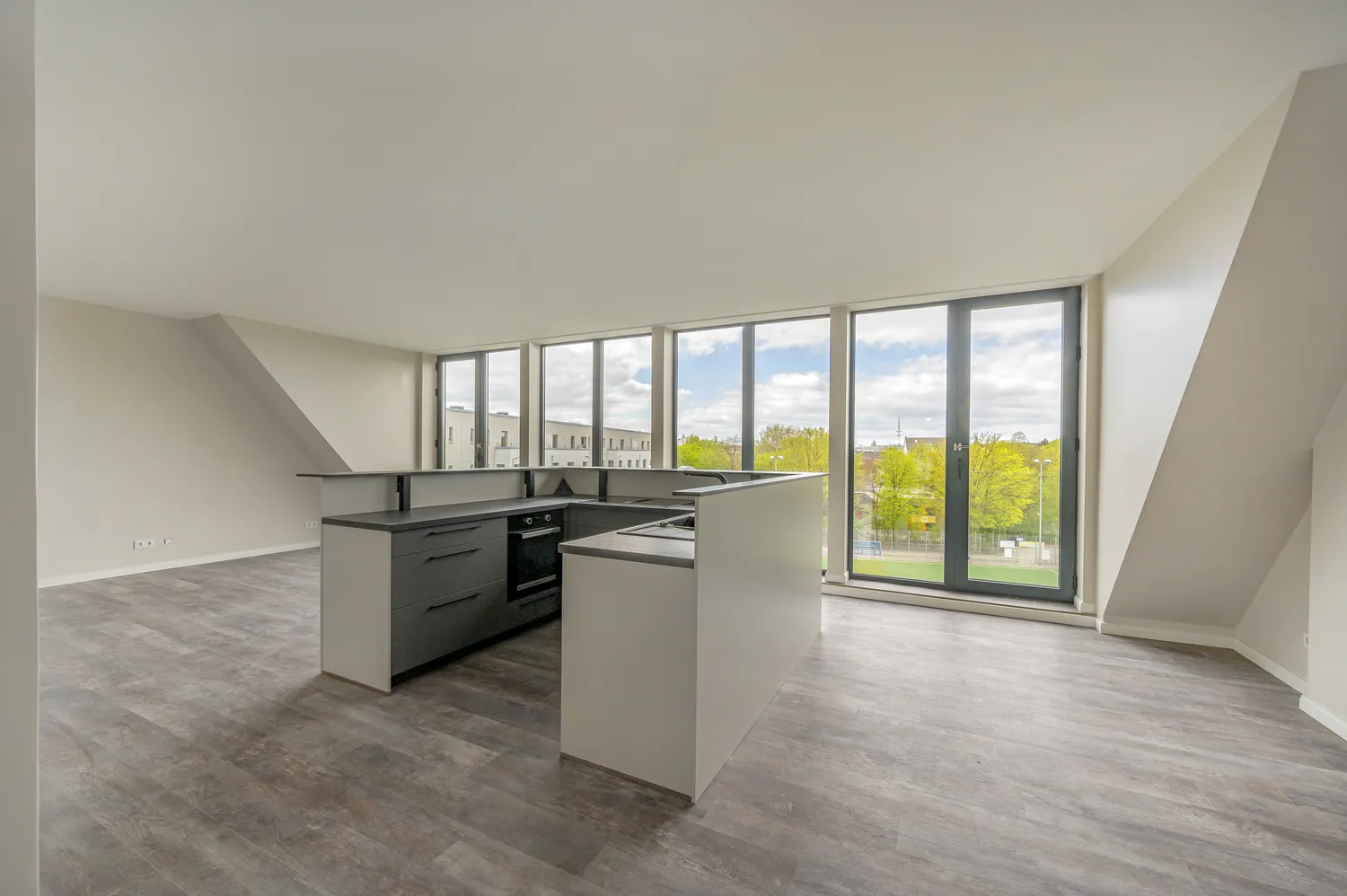 4 Zimmer Wohnung mit 191 m² in Hamburg – Bild 2