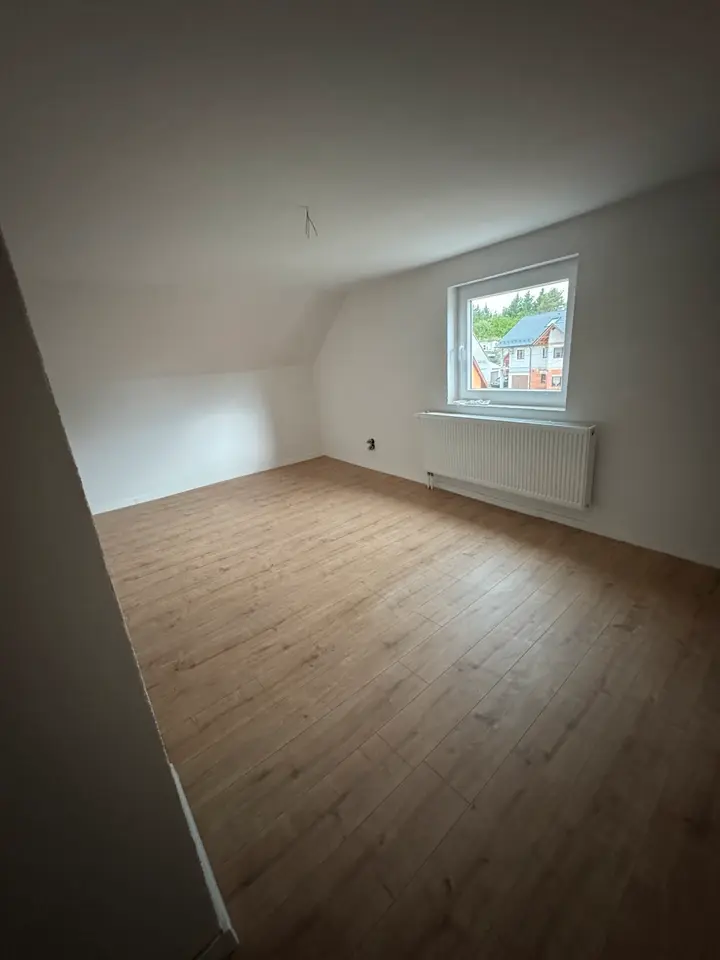 3 Zimmer Wohnung mit 110 m² in Meiningen – Bild 2