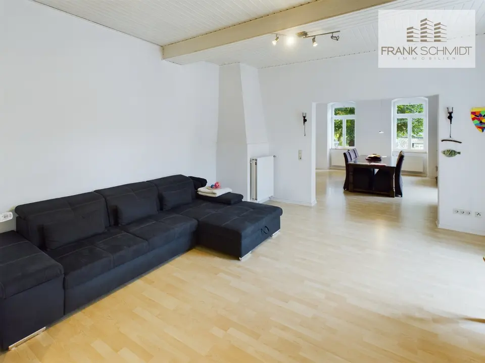 13 room house with 380 m² in Limburg an der Lahn – Photo 1