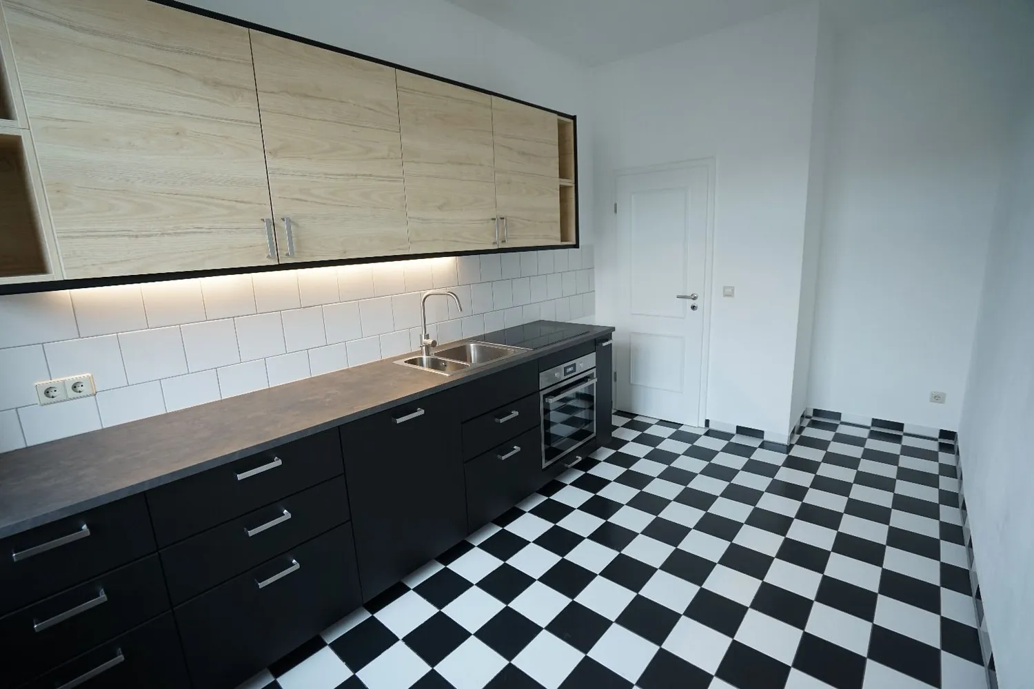 2 Zimmer Wohnung mit 77 m² in Dresden – Bild 2