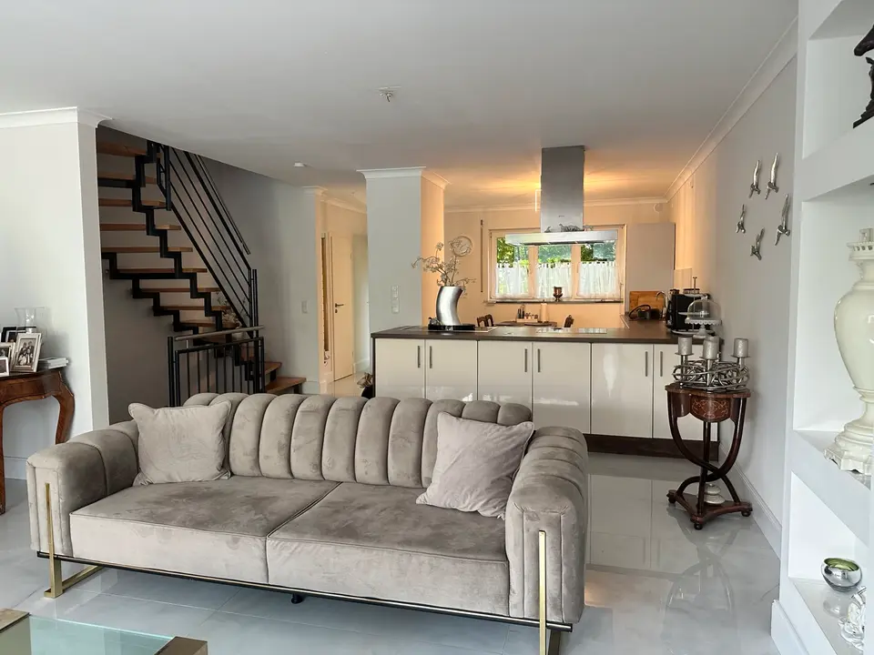 WG-Zimmer mit 166 m² in Erkrath – Bild 1