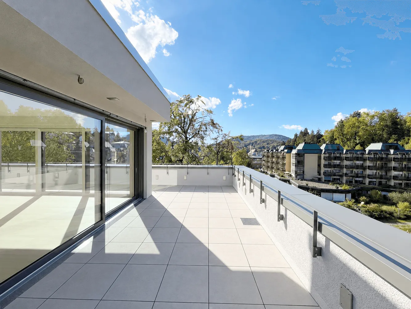 6 Zimmer Wohnung mit 303 m² in Baden-Baden – Bild 4