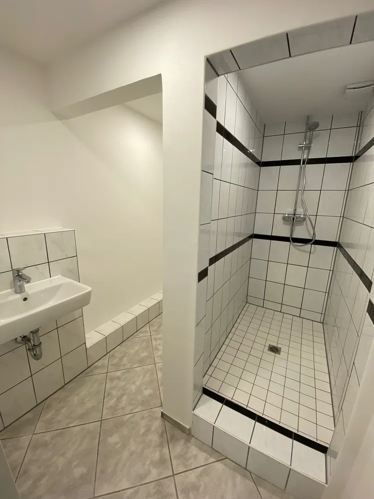 2 Zimmer Wohnung mit 60 m² in Köln – Bild 12