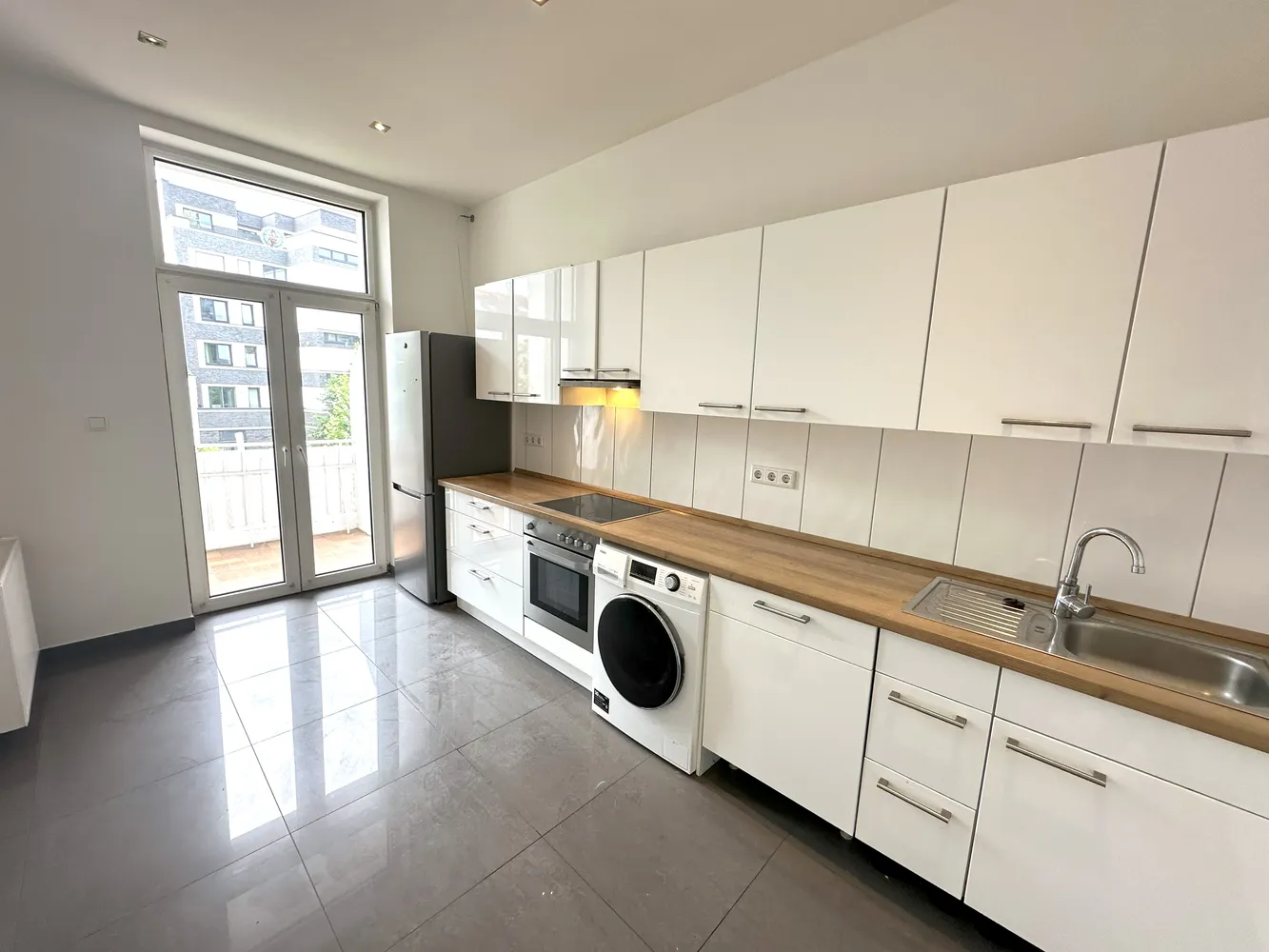 3 Zimmer Wohnung mit 101 m² in Düsseldorf – Bild 1