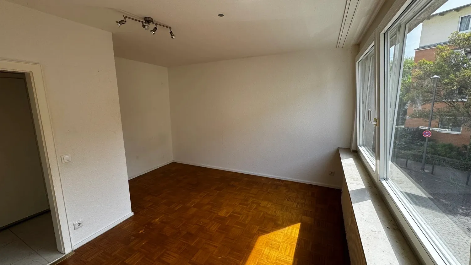 1 Zimmer Wohnung mit 25 m² in Köln – Bild 2