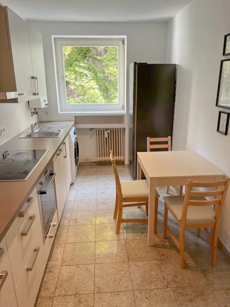 WG-Zimmer mit 30 m² in Frankfurt am Main – Bild 1