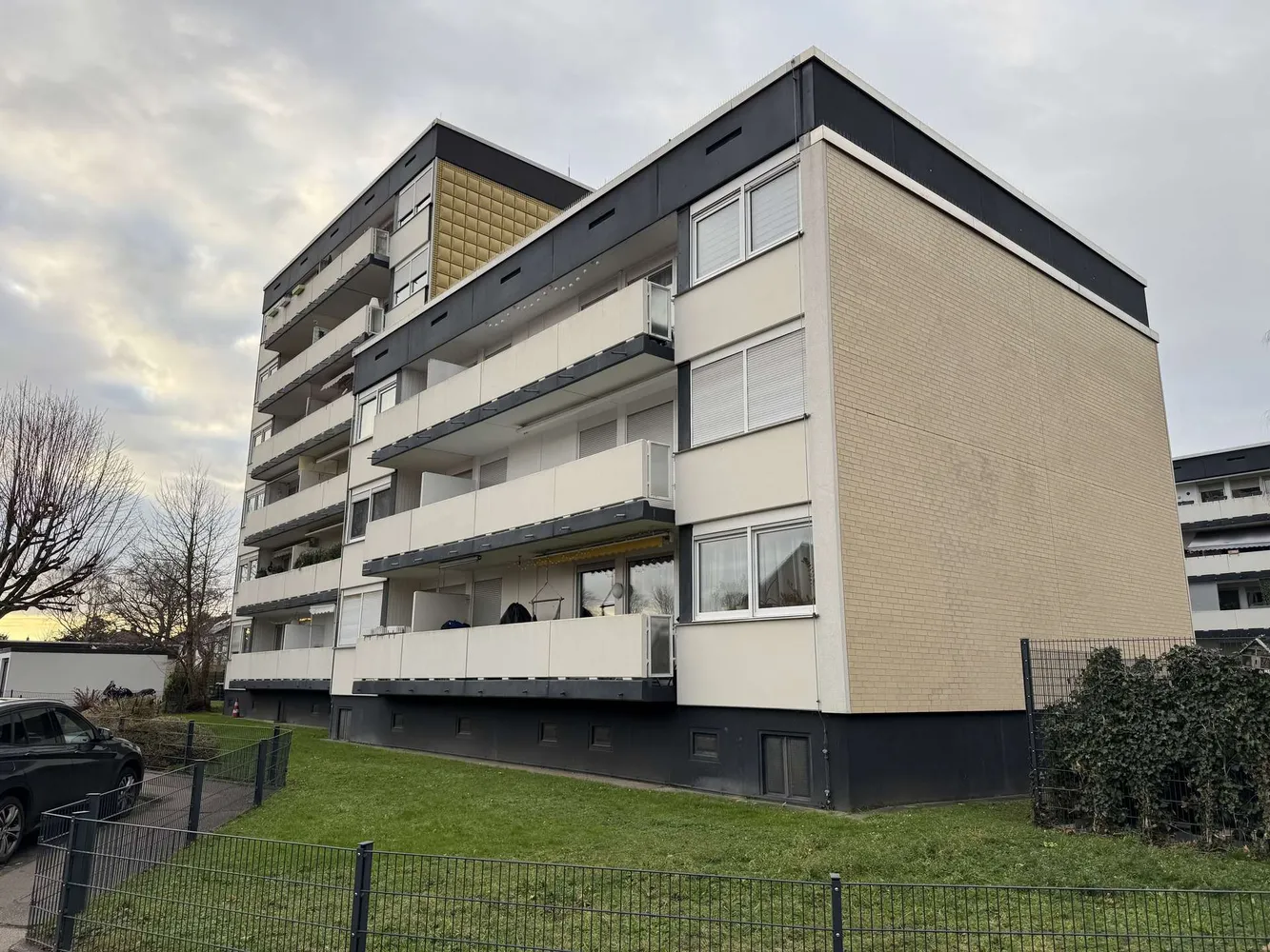 4 Zimmer Wohnung mit 97 m² in Köln – Bild 1