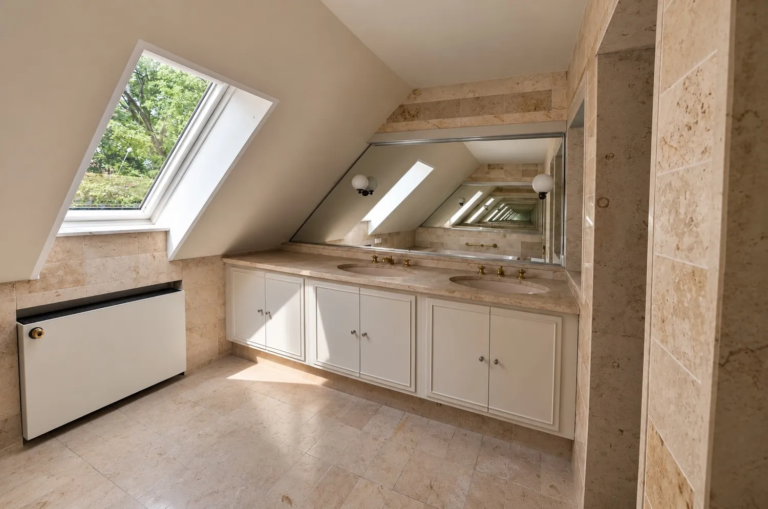 4 Zimmer Wohnung mit 205 m² in München – Bild 5
