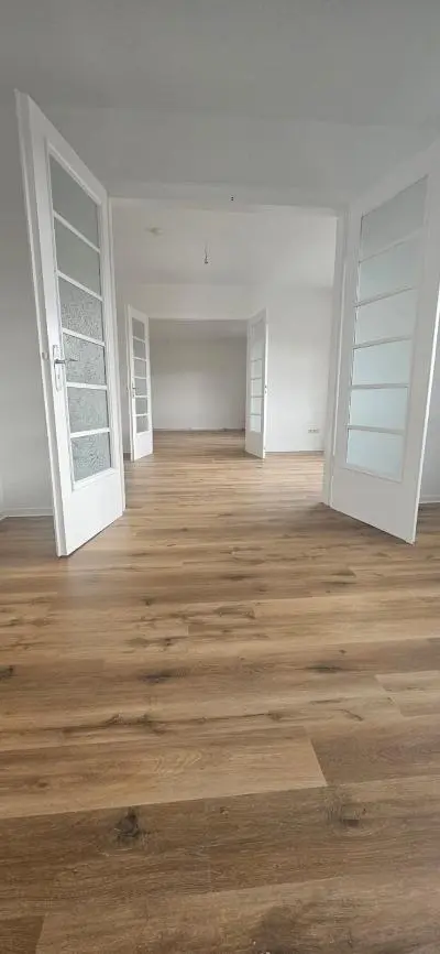 4 Zimmer Wohnung mit 121 m² in Meiningen – Bild 2
