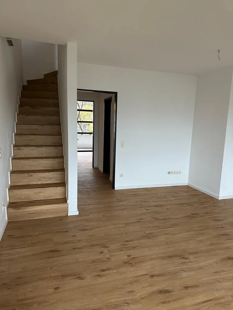4 Zimmer Wohnung mit 125 m² in Düsseldorf – Bild 2