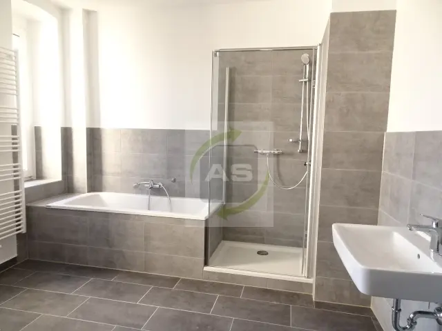 4 Zimmer Wohnung mit 105 m² in Crimmitschau – Bild 2