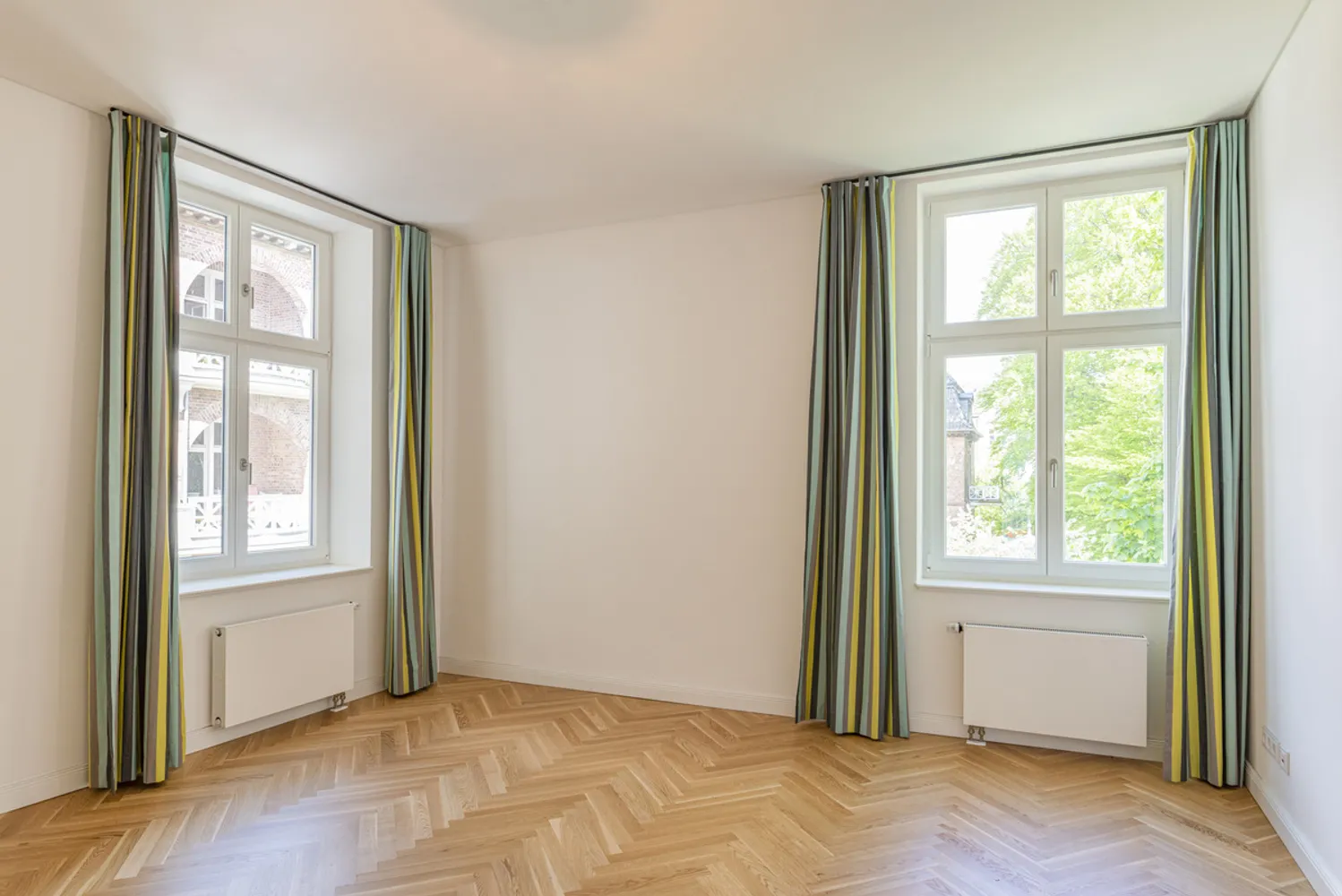 6 Zimmer Wohnung mit 238 m² in Hamburg – Bild 12