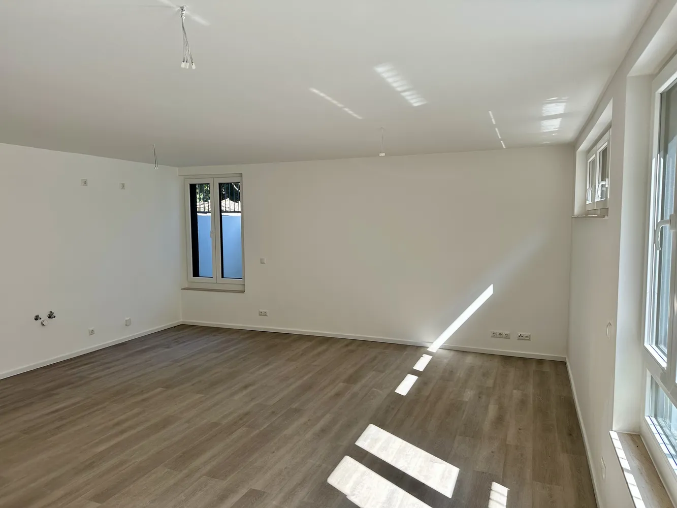 2 room apartment with 70 m² in Berlin – Photo 2